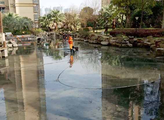 金东景观池淤泥清理