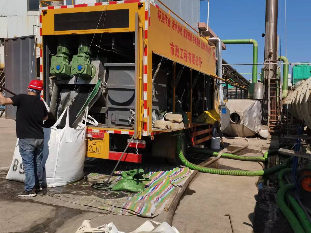 金东淤泥压干处理